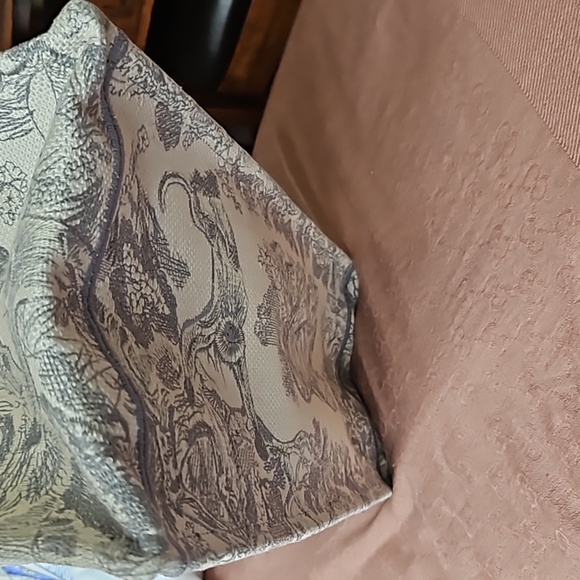 Authentic⭐️⭐️ BRAND ⭐️⭐️New Large Book Tote Light Gray 💞💞 - Picture 5 of 9